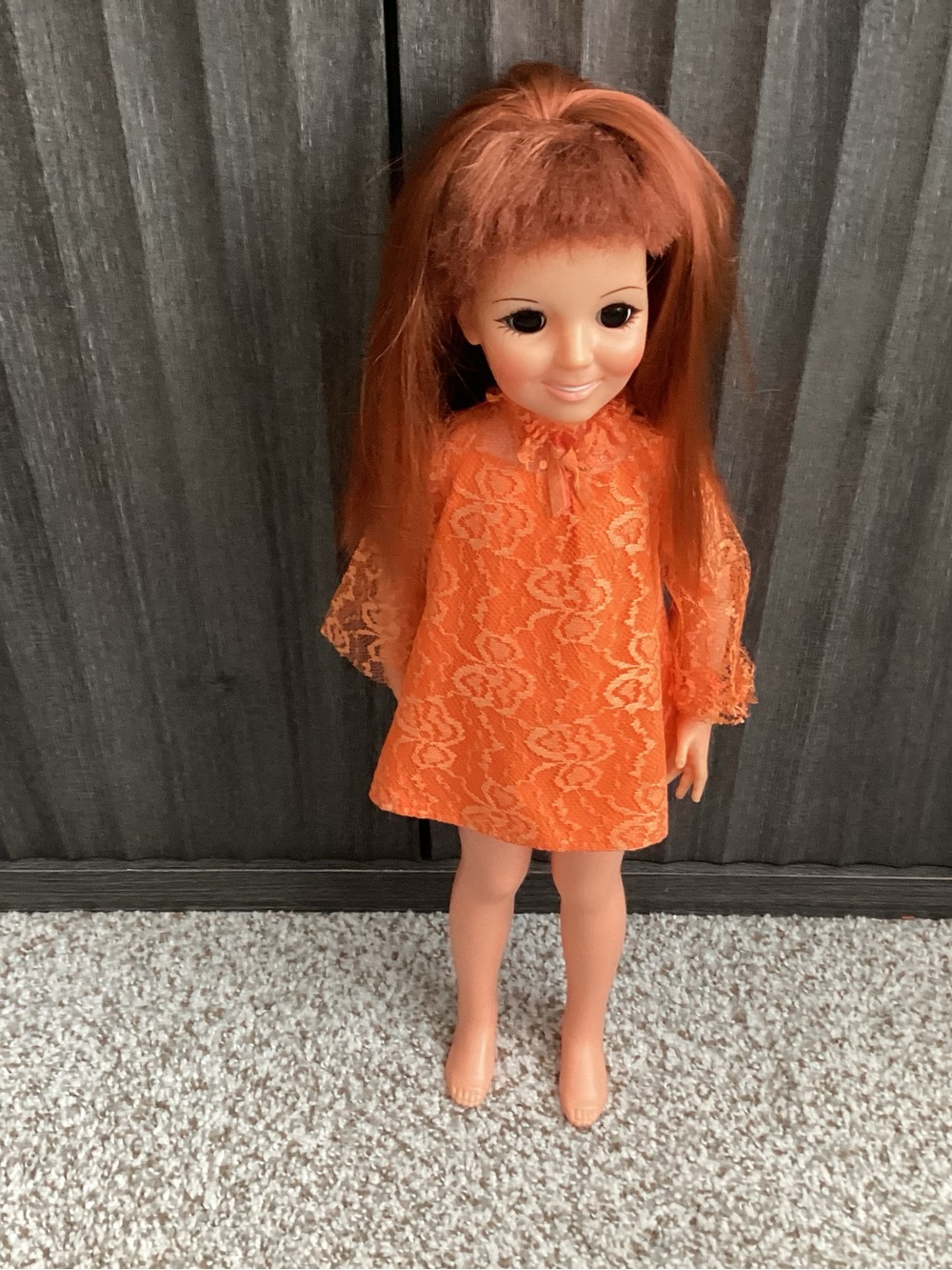 Vtg. CRISSY doll 1969 with short/long RED hair. She is 18”s tall.